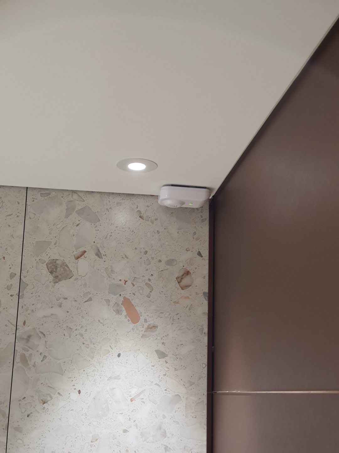 2038599400_klpbRemr_ec89d23ab962aac422d14608d7ce5b6863928cce.jpg 이미지크게보기